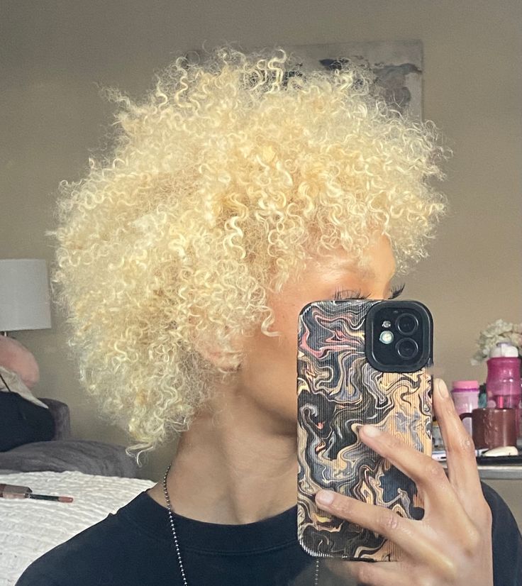 #blonde #blackgirlblondehair #afro #blondeafro Loc Progression, Blond Afro, Blonde Afro, Golden Tiger, Oc Inspo, Hair 2024, Brown Blonde, Cute Cuts, Brown To Blonde