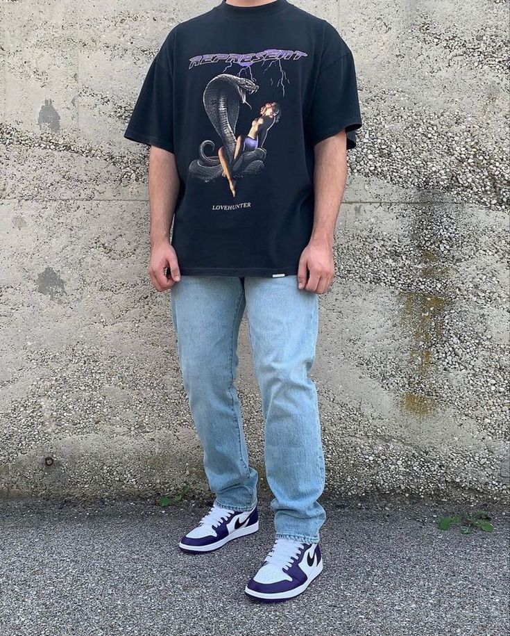 Vintage Tshirt And Jeans Outfit, Graphic Tee Men Outfit, College Guy Outfits, Graphic Tee Outfit Men, Baggy Tshirt Outfit, What To Wear To College, Air Force 1 Outfit Men, Men Streetwear Outfits, Air Force 1 Outfit