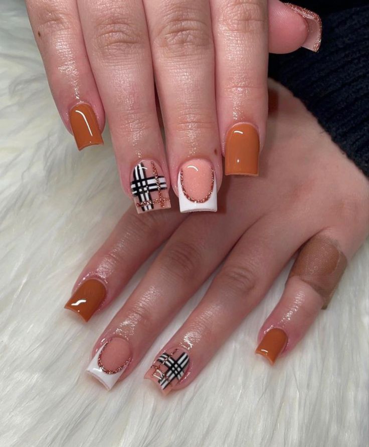 Fall White Nail Designs, Scarecrow Acrylic Nails, Short Nail Thanksgiving Designs, Medium Length Fall Nails Acrylic, Acrylic Nail Designs Thanksgiving, Fall Nails Shorties, Fall Acyrilics Nails Short, Fall Season Nails French Tip, Thanksgiving Nails For Kids Easy