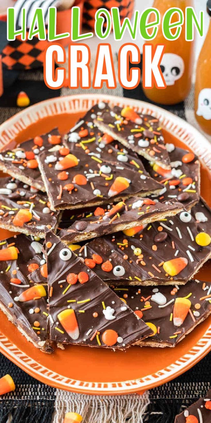 Halloween Party Treats Easy, Treats For Halloween Party, Halloween Candies Ideas, Fall Halloween Treats, Easy Desserts Halloween, Fall Treats Recipes For Kids, Kids Halloween Treats Easy, Halloween Candy Making, Holiday Treats Halloween