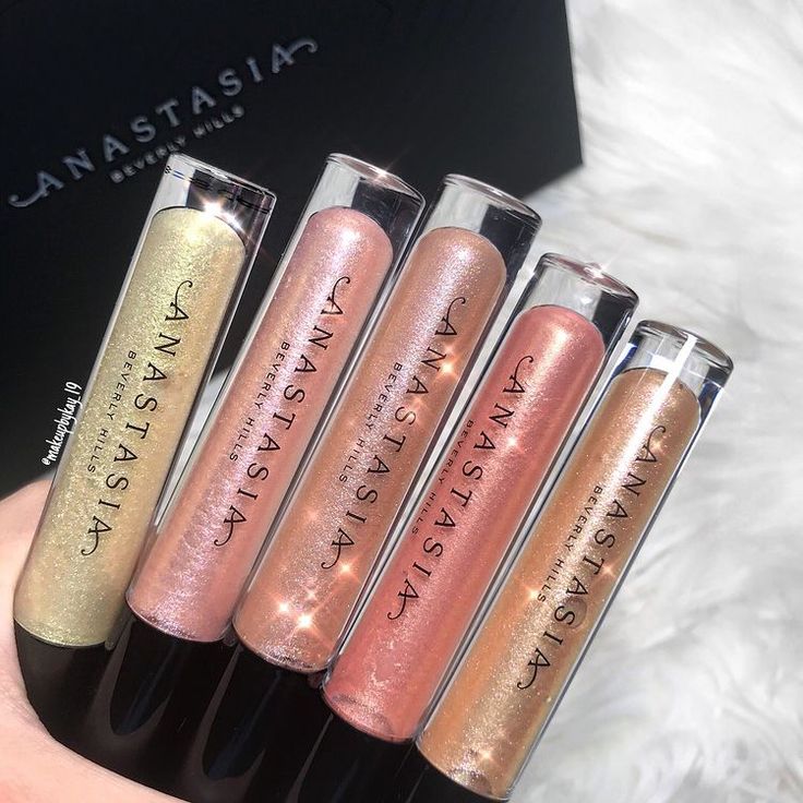 Alat Makeup, High Shine Lip Gloss, Lipgloss Lips, Lip Gloss Collection, Pinterest Makeup, High End Makeup, It Cosmetics, Selena Quintanilla, Lip Glosses