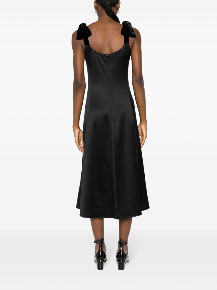 Chloé bow-embellished Satin Midi Dress - Farfetch Midi Dress Black, City Dress, Yoko London, Velvet Trim, Satin Midi Dress, Summer Beach Wear, Lady Dior, Black Midi Dress, Black Wool