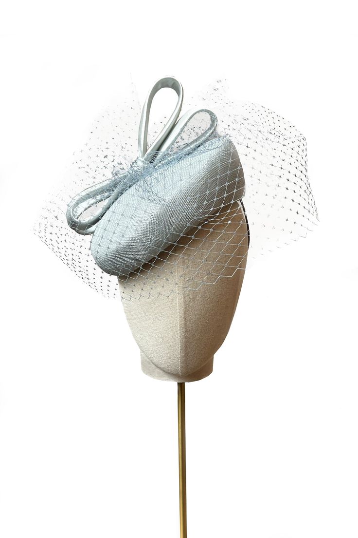 A stunning millinery collaboration between Suzannah London and John Boyd Hats, the Sharp Beret is perfectly tailored, trimmed with a sculptural silk covered bow, and featuring tonal netting. A fine wire band secures the hat to the head, ensuring it stays in place all day. A true vintage heirloom we have been delighted to showcase and work with thanks to the John Boyd team. Handcrafted in London, this is an elevated and special hair accessory for weddings and special occasions. Please note that t Cocktail Hats For Women, Beret With Bow, Suzannah London, John Boyd, 1930s Hats, Royal Hats, Eucalyptus Green, Gown Suit, London Boutique