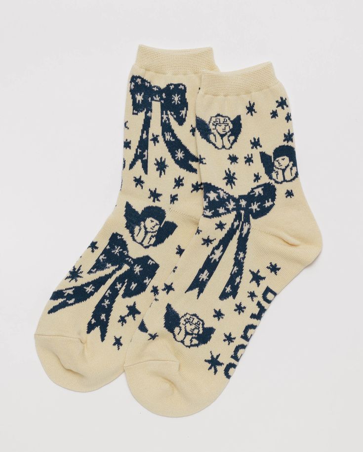 A pair of BAGGU Cherub Bows Crew Socks, cream with navy detailing Knitted Bag, Deep Winter, Crew Sock, Cute Socks, Art Clothes, Tote Backpack, Crew Socks, Kids Accessories, Apparel Accessories