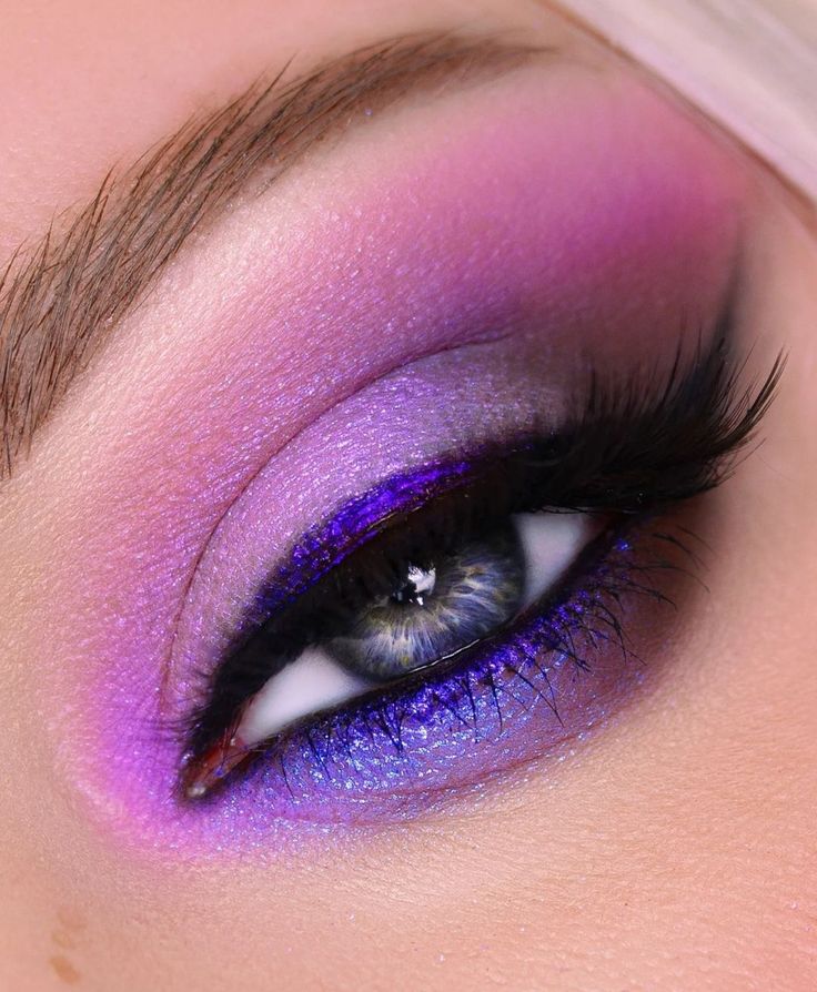 Eye makeup/ eye shadow looks/ violet Daphne Makeup, Eyeshadow Looks For Green Eyes, Evening Makeup Looks, Unicorn Eyes, Looks For Green Eyes, Eye Makeup Inspo, Makeup 2023, Evening Eye Makeup, Eye Shadow Looks