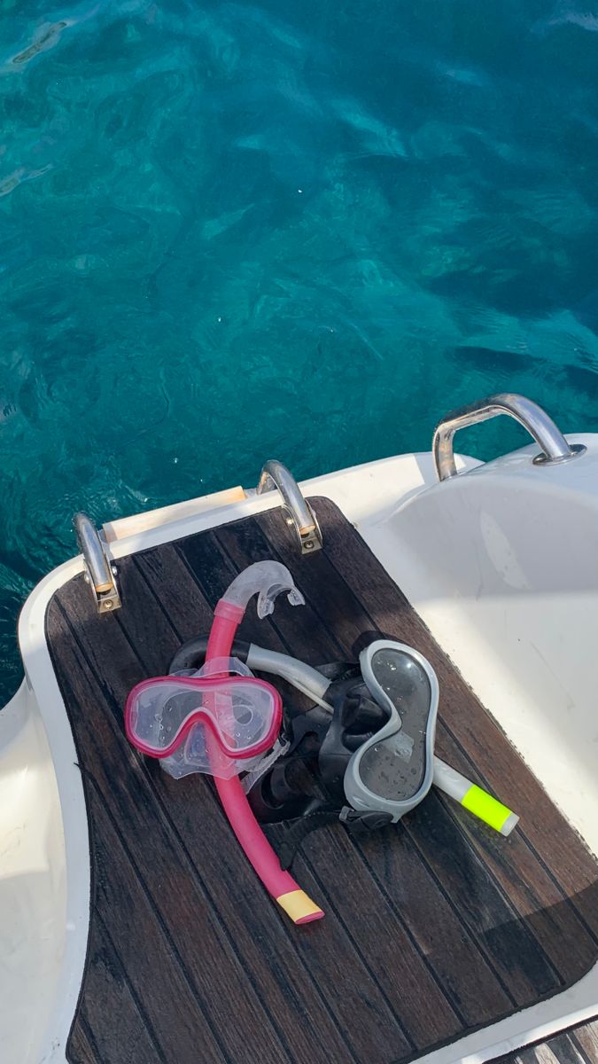 summer, boat, diving, snorkeling, sea, aesthetic, insta story idea, aesthetic pic  inspo Story Idea Aesthetic, Snorkeling Pictures, Aesthetic Insta Story, Insta Story Idea, Idea Aesthetic, Summer Boats, Summer Boat, Sea Aesthetic, Summer Goals