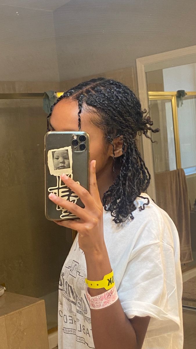 Twists Half Up Half Down, Layered Mini Twists, Mini Braids Hairstyles, Short Mini Twists, Mini Twists With Extensions, Mini Twist Hairstyles, Lock Hairstyles, Mini Twists Natural Hair, Mini Braids