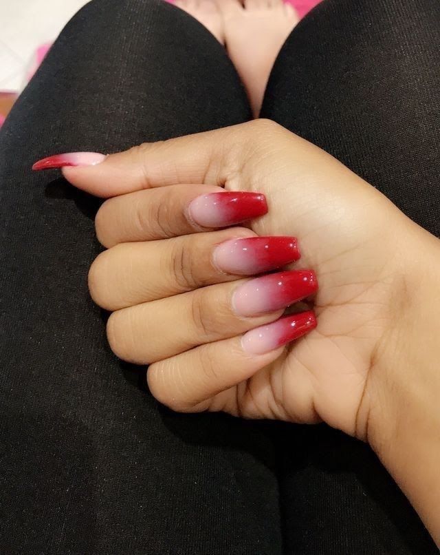 Cute Red Nails, Red Ombre Nails, Coffin Nails Ombre, Unghie Sfumate, Red Nail Art, Red Acrylic Nails, Simple Acrylic Nails, Ombre Nail Designs, Red Nail Polish