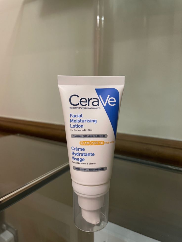 Light Weight Moisturizer, Cerave Skincare Routine, Cerave Facial Moisturizing Lotion, Skincare Cerave, Cerave Moisturizer, Cerave Skincare, Skincare Moisturizer, Perfect Skin Care Routine, Skin Cleanser Products