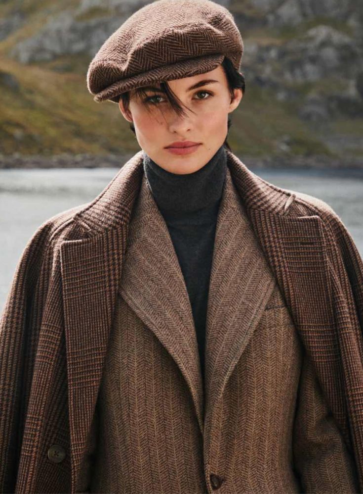 Village Clothing, Forest Academia, Safari Outfit Women, Womans Outfits, Piece Dressing, Countryside Outfit, Tweed Jacket Outfit, British Country Style, Androgynous Women