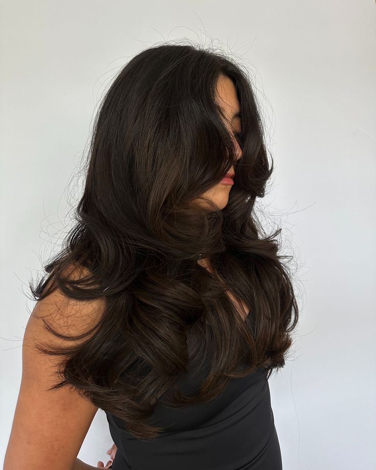 SAVE FOR YOUR NEXT HAIRCUT Trends for fall⤵️ Bobs. Long, bouncy layers. Fringe. Fullness at the bottom. Thick face framing 90’s blowout - bye bye beach waves ****all hair DRYCUT by me #haircut #layeredhaircut #layers #blowout #hairinspo #haircutinspo #alpharetta #alpharettahair #alpharettahairstylists Long Brown Hair Blowout, Blowout Hair Without Layers, Bouncy Waves Hair, Thick Face Framing, Long Bouncy Layers, 90s Bouncy Blowout, Bouncy Layered Hair, Bouncy Blowout Long Hair, 90s Blowout Haircut