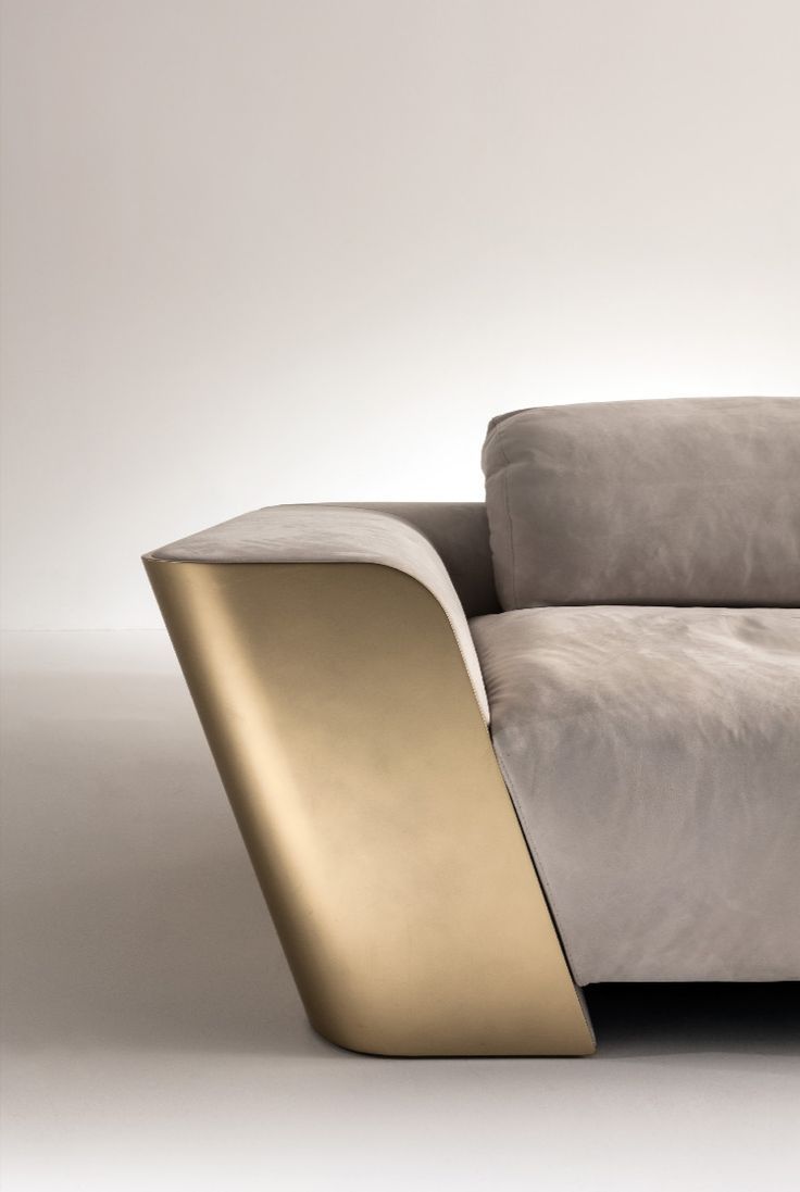 laurameroni luxury living room interior design and modern architecture inspiration at salone del mobile milan 2022 Modern White Sofa, Luxury Sofa Design, Gold Furniture, White Sofa, Modern Sofa Designs, Leather And Wood, White Sofas, Low Tables, Luxury Sofa