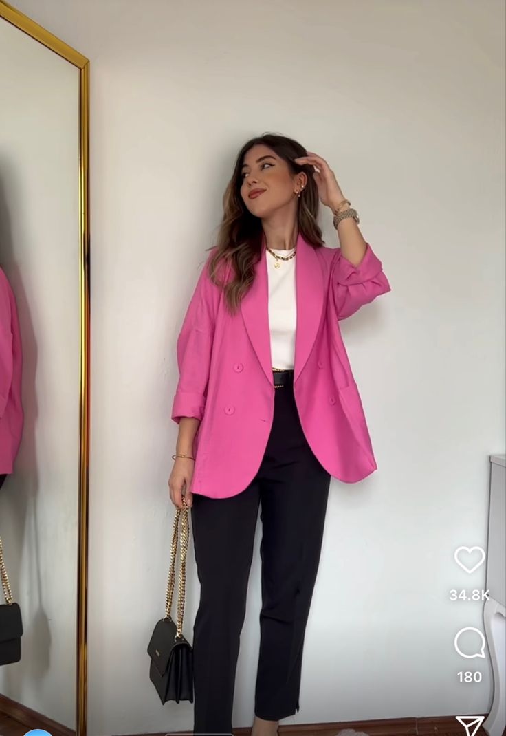 Pink Blazer Business Casual, Outfit Saco Rosa, Designer Pink Blazer For Workwear, Outfit Con Blazer Rosa, Pink Workwear Blazer, Outfit Blazer Rosa Fiusha, Pink Semi-formal Fall Blazer, Pink Work Outfit, Pink Flats Outfit