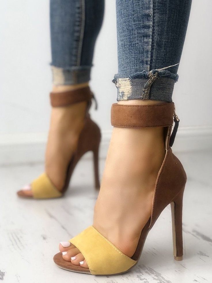 High Heels Classy, Ankle Strap Chunky Heels, Classy Shoes, Shoes High Heels, Heels Classy, Fashion Heels, Fabulous Shoes, Dream Shoes, Shoe Obsession