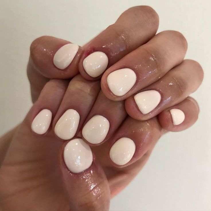 Vanilla Nails Short, Very Short Manicured Nails, Cream Nails Short, Cream Short Nails, Short Cream Nails, Short Manicured Nails Gel, Short Round Gel Nails, Extremely Short Nails, Short Stubby Nails