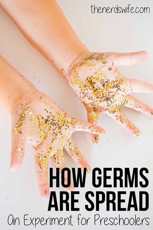 Teach kids How Germs Are Spread with this Preschool Experiment #PURELL30 #ShakeOnIt AD Glitter Germs Activity, Glitter Germ Experiment, Hand Washing Activities Preschool, Germs Preschool, Germs Lessons, Germs Activities, Prek Science, Pre K Science, Preschool Science Activities