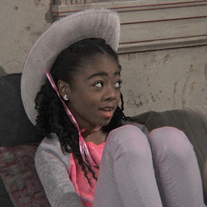 Jessie Disney Channel, Disney Channel Characters, Zuri Ross, Jessie Disney, Ski Jackson, Luke Ross, Hey Jessie, Disney Jessie, Characters Disney