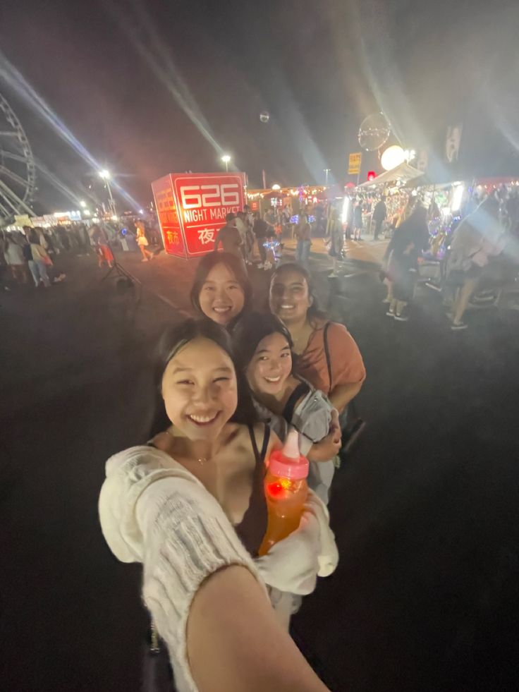 #friends #night #626 Night Time Friends Aesthetic, Night Market Outfit, Night Market Aesthetic, Friend Group Night Aesthetic, Asian Night Market Aesthetic, 626 Night Market, Friends Having Fun Aesthetic Night, New York Aesthetic Friends Night, Insta Board