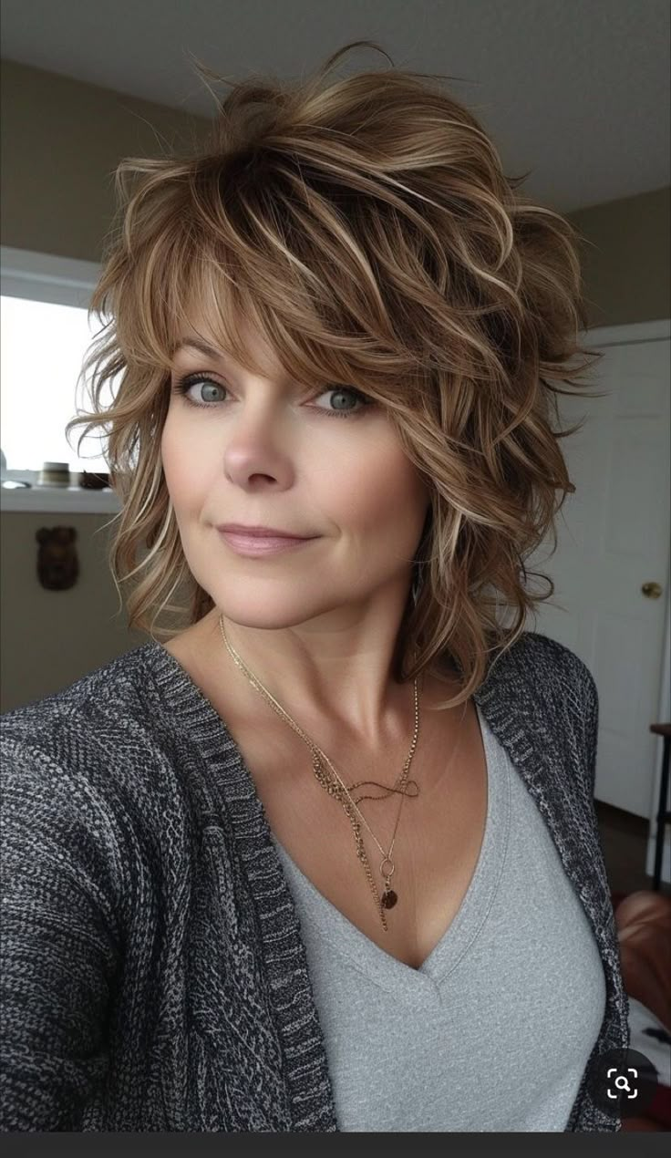 Layered Haircuts For Women, Haircuts For Medium Length Hair, Shaggy Short Hair, Layered Haircuts For Medium Hair, Shaggy Haircuts, Hairstyles For Layered Hair, Messy Short Hair, Short Layered Haircuts, Haircuts For Medium Hair