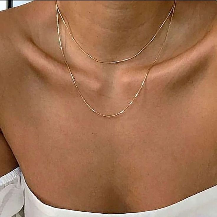 Minimalist Gold Chain Necklace Zinc Alloy Nwt, New With Tags Smoke Free Home Offers Welcome Ig @Lifeaskmscro Ships Same/Next Day #Gold #Chain #Boutique #Necklace #Jewelry Kpop Women, Gold Herringbone Chain, Minimalist Pendant, Solid Gold Chains, Gold Choker Necklace, Neck Chain, Trendy Necklaces, Gold Necklace Women, Gold Choker