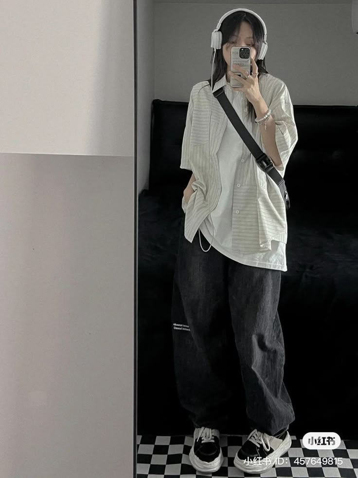 Baggy Outfit Ideas, Boyish Outfits, Korean Outfit Street Styles, Baggy Clothes, Tomboy Outfits, Tomboy Style Outfits, Swaggy Outfits, Tomboy Fashion, 인물 사진