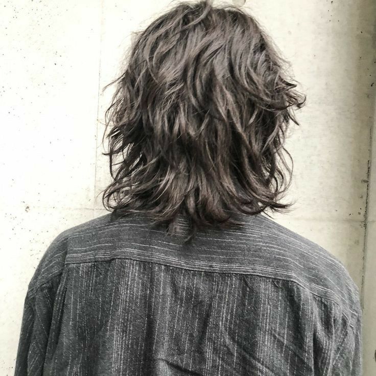 Shag Mullet Back View, Wavey Hair Styles Long Men, Shaggy Haircuts Long Hair Bangs, Mens Long Layered Hair, Shag Back View, Wolf Cut Men Straight Hair Long, Masculine Shoulder Length Hair, Wolfcut Men Long Hair, Long Masc Hair