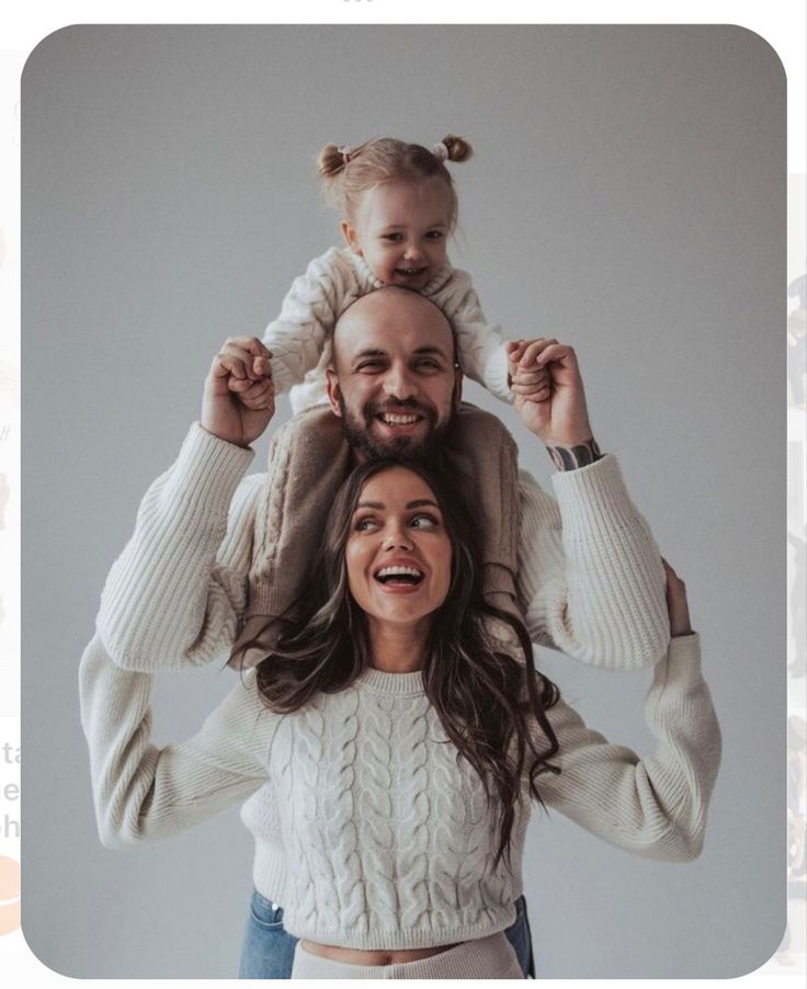 a man and woman holding a child on their shoulders with the caption, how to use instagram