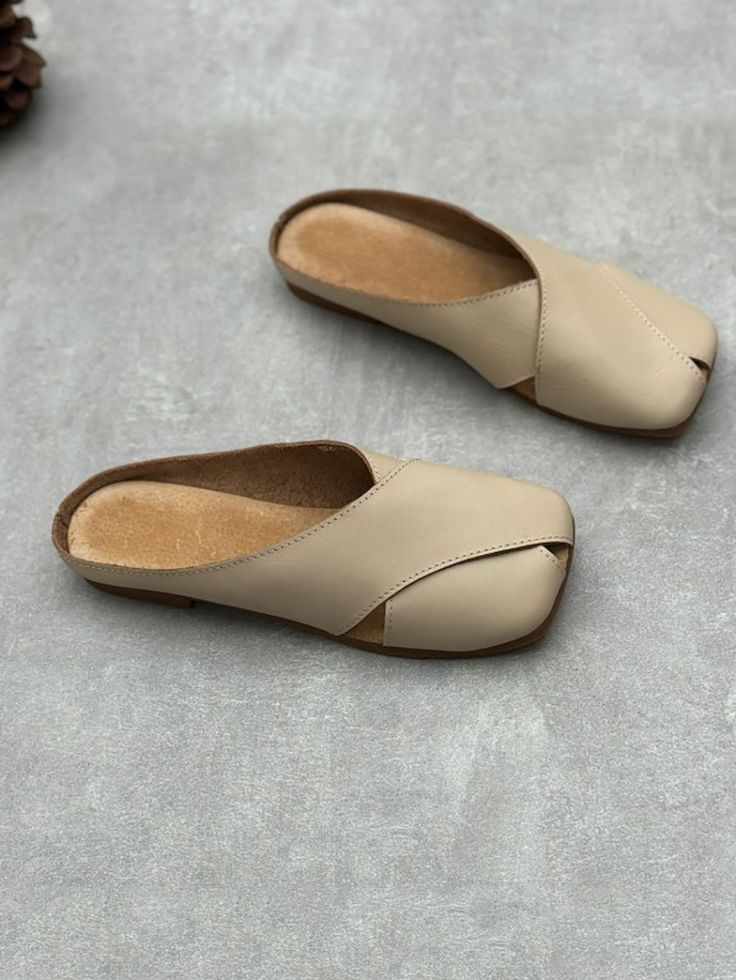 Features Item Code: 7505642979390 Main Material: Cowhide Upper Material: Cowhide Outsole Material: Beef Tendon Gender: Women Style: Ethnic Style Pattern: Solid Color Toe Style: Square Toe Heel Height: Flat Heel (1-3cm) Season: Spring,Summer Function: Non-slip, Warm, Wear-resistant，Sweat-absorbing Size 35,36,37,38,39,40 Beef Tendon, Kids Purse, Crop Top And Leggings, Summer Slippers, Square Toe Heels, Africa Fashion, Leather Accents, Rhinestone Studs, Ethnic Style