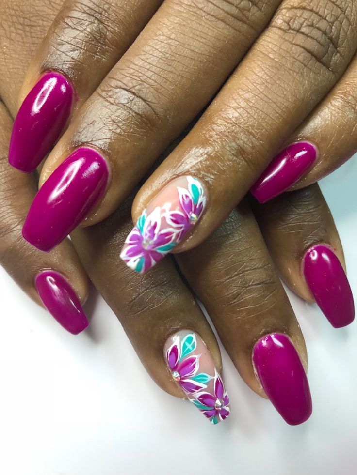 #purplenails Vacation Nail Designs, Tropical Nail Designs, Purple Gel Nails, Nailart Ideas, Lilly Flower, Tropical Nails, Glamour Nails, Vibrant Nails, Vacation Nails