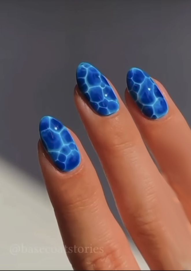 Wave Nails Design Simple, Pool Water Nails Design, Majorca Nails, Easy Nail Art Blue, Water Blue Nails, 2 Colour Nails, Water Design Nails, Swimming Pool Nails, Pool Nails Designs