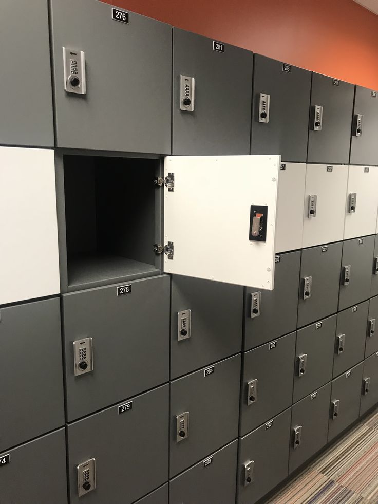 lockers are lined up against the wall in an office