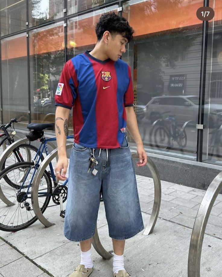 Blokecore Outfits, Barcelona Outfits, Drip Ideas, Bloke Core, Football Jersey Outfit, Men's Adidas (men), Mens Shorts Outfits, Shirts Outfit, Men's Vintage Style