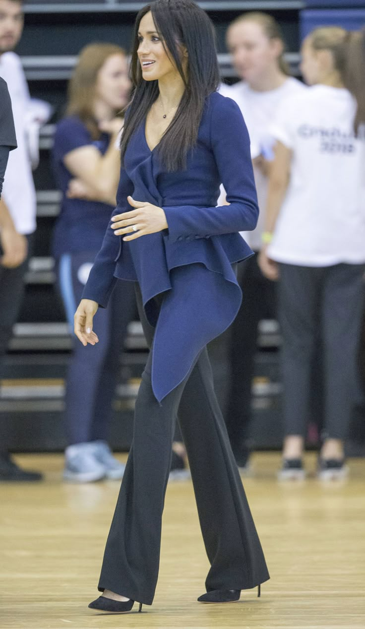 Meghan Markle Pant Suit, Royal Style Fashion, Meghan Markle Pregnant Outfits, Meghan Markle In Suits Tv Show, Blue Blouse Outfit, Fitted Blue Peplum Blouse, Meghan Markle Coats & Jackets, Court Outfit, Royal Blue Outfits