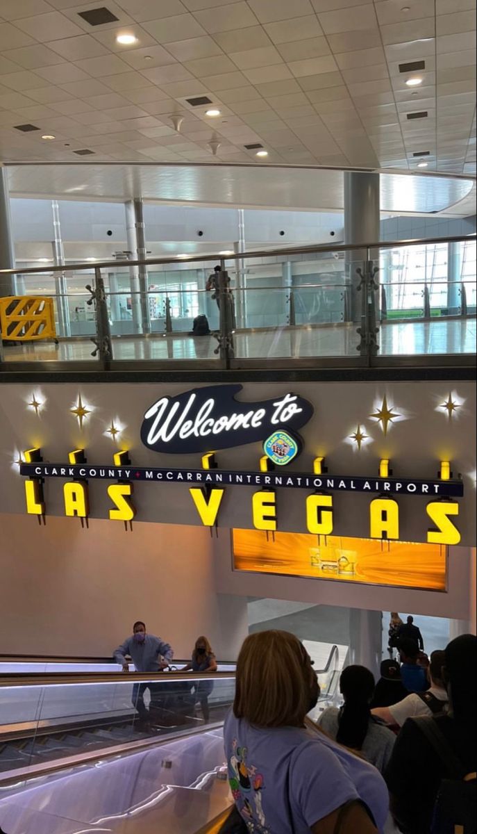 people are standing in line at the las vegas airport