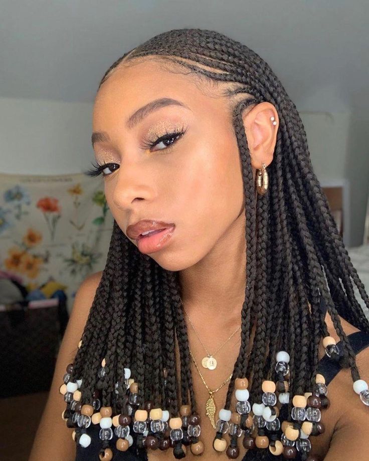 Box Braids #boxbraidshairstyles African Wooden Hair Beads, Moms Hairstyles, Braid Bob, Puff Hairstyles, Braids And Beads, Trendy We Fryzurach, Tan Skin Blonde Hair, Hot Hair Colors, African Hair Braiding Styles