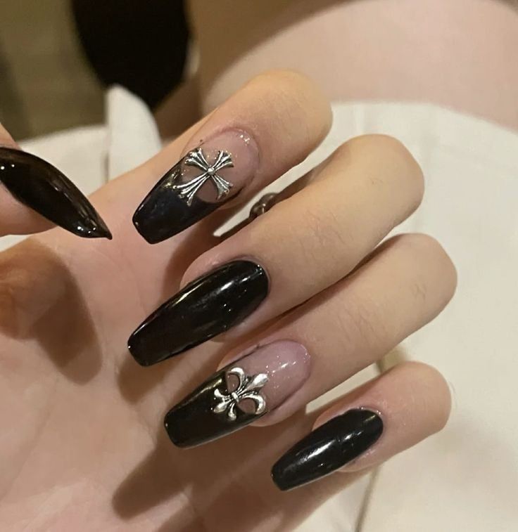 Black With Gems Nails, Long Nails Ombre, Black Nails Summer, Nails Xiaohongshu, Nail Design Dark, Black And Gray Nails, Acubi Nails, Icicle Nails, Stargirl Nails