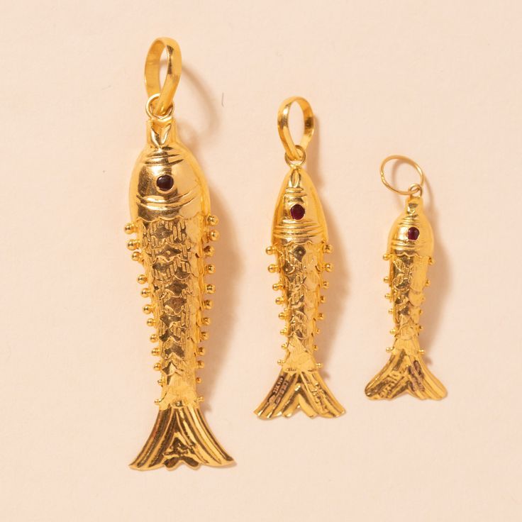 Golden Fish pendents Fish Dollar Gold, Fish Locket In Gold, Asian Style Bedrooms, Shree Swami Samarth Hd Images, Gold Lockets, Shree Swami Samarth, Gold Pendent, New Gold Jewellery Designs, Golden Fish