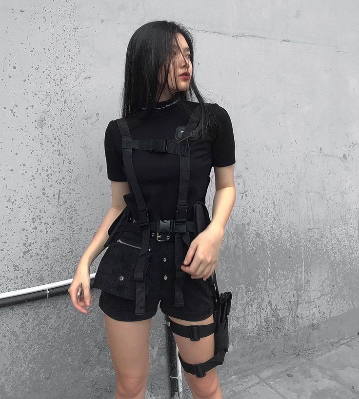 black techwear for females Black Hair, A Woman, Books Wattpad, Wattpad, Glass, Books, Wall, Hair, Black