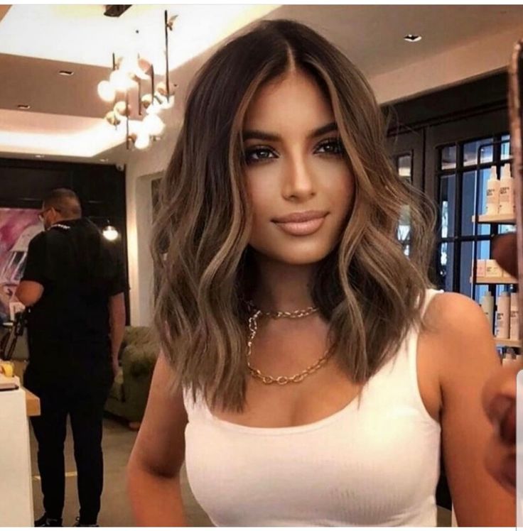 Short Brown Balayage, Medium Length Balayage Hair, Long Bob Brown Hair, Balayage Short Hair Brunette, Brown With Blonde Hair, Collar Bone Length Hair Cuts, Brunette Balayage Hair Short, Virgin Hair Balayage, Grown Out Balayage