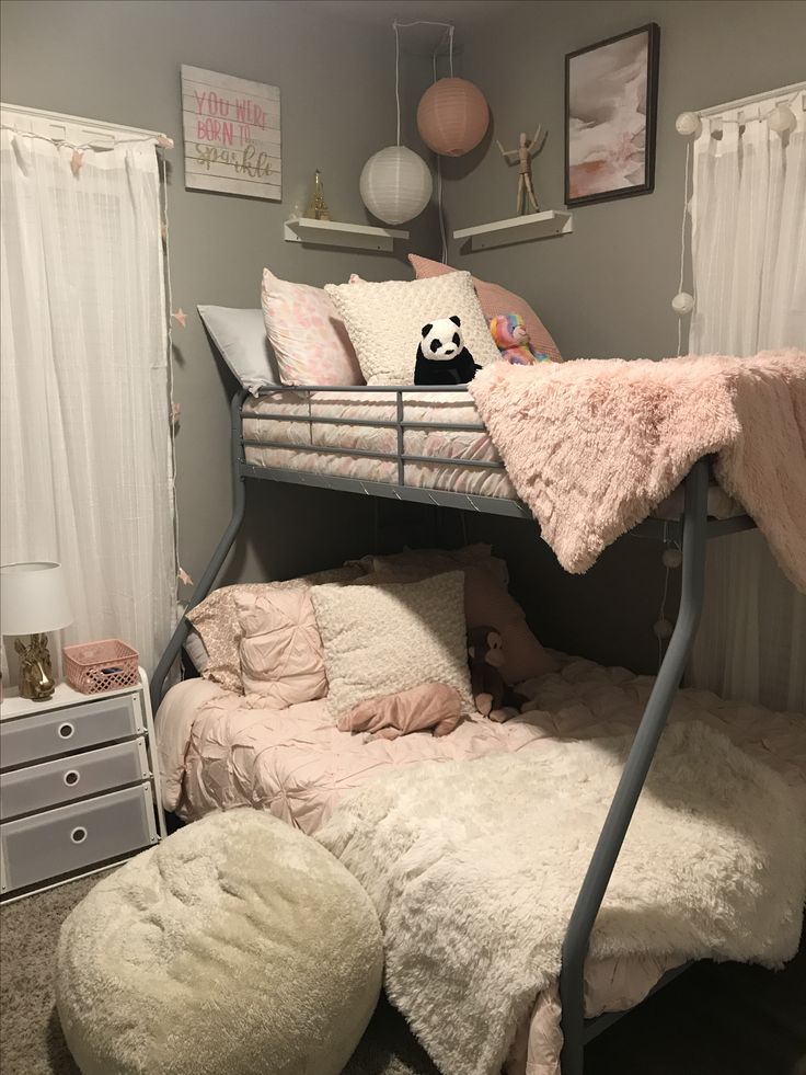 Cute Bedroom Ideas Bunkbeds, Room Decor Bunk Beds, Bedroom Inspo Bunk Bed, Small Bedroom Ideas For 4 People, Room Ideas For Bunk Beds, Bunkbed Girls Room Ideas Aesthetic, Room Decor Ideas Bunk Bed, Room Decor With Bunk Beds, Bunk Bed Rooms Decor Aesthetic Small Room