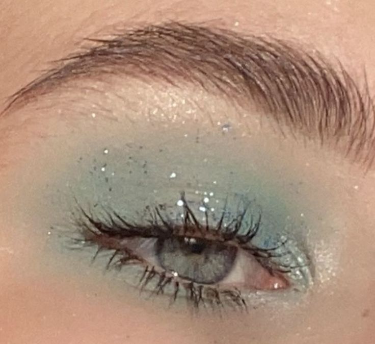 Makeup For Turquoise Eyes, Eye Makeup For Low Brows, Turquoise Makeup Looks, Aquamarine Makeup, Turquoise Eye Makeup, Turquoise Makeup, Funky Makeup, Maquillage On Fleek, Swag Makeup