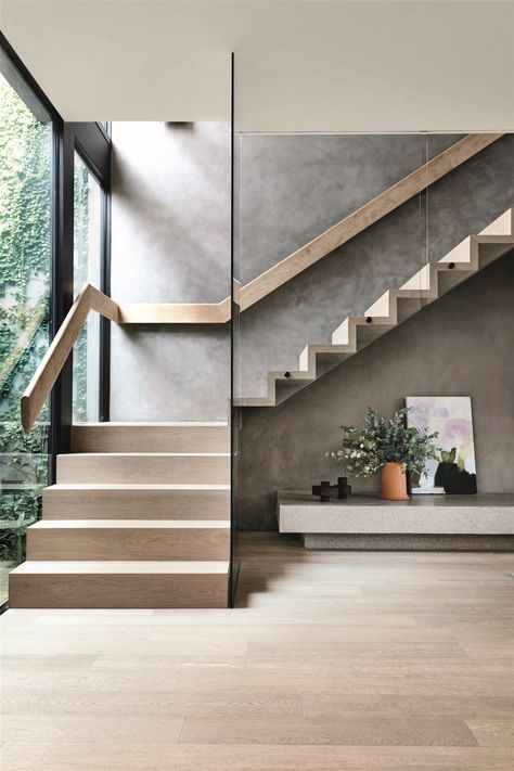 Stairs Design 2023, Main Bedroom Ideas Modern Luxury, Concrete Stairs Indoor, Modern House Stairs, Steps Design Interior Stairs, Contemporary Stairs Design, Reling Design, Stairs Modern, تحت الدرج