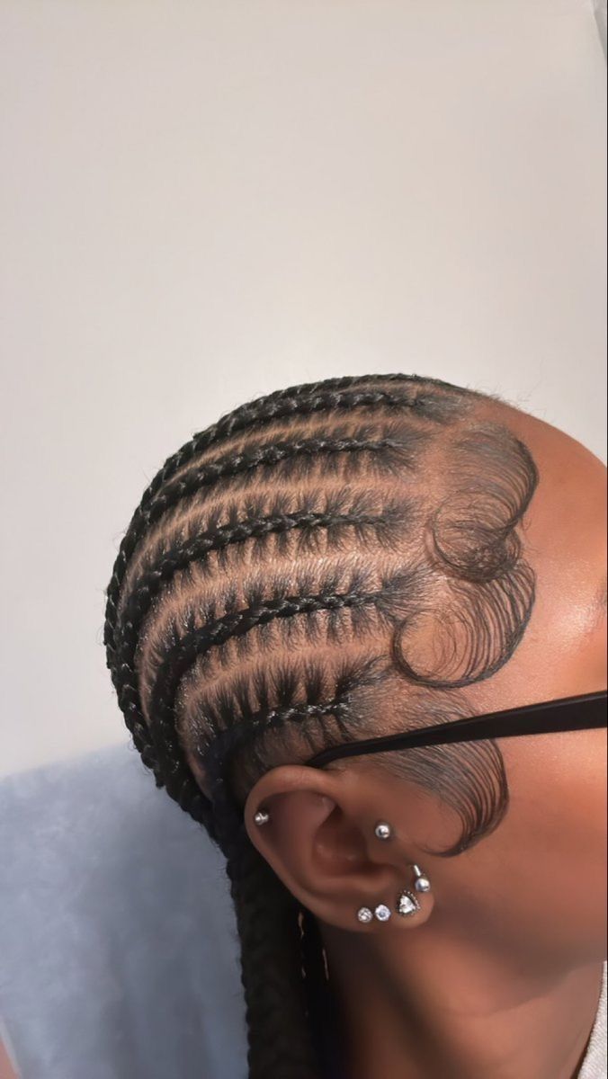 Braid Back Hairstyles, Pretty Little Thing Finds, 8 Stitch Braids, Braids Edges, Straight Backs, Feed In Braids Hairstyles, Box Braids Hairstyles For Black Women, Cute Braided Hairstyles, Cute Box Braids Hairstyles