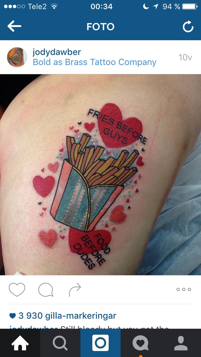 a tattoo on someone's thigh that says, i love to eat french fries