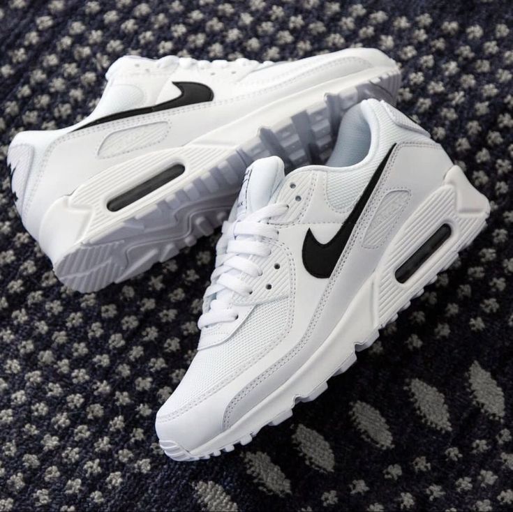 White Nike Air Max 90 Outfit Women, Airmax Women, Nike Air Max 90 Outfit, Nike Air Maxes, Zapatillas Nike Air Max, Cute Running Shoes, Nike Air Max 90 Women, Air Max 93, Air Max 180