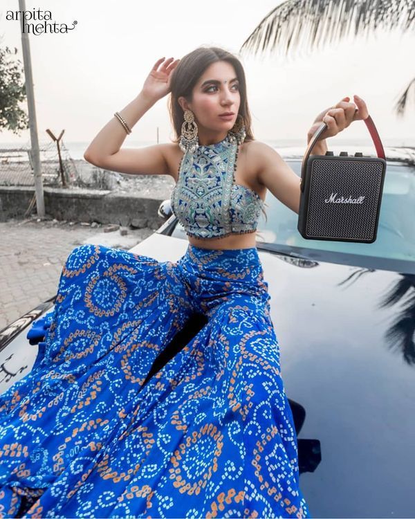 Bandhani Is Back In Trend  Designers Are Doing It In Beautiful Ways! Trendy Outfits Indian, Bandhani Dress, Indian Outfits Lehenga, Traditional Indian Dress, Salwar Kamiz, Indian Dresses Traditional, Traditional Indian Outfits, Indian Gowns Dresses, Indian Gowns