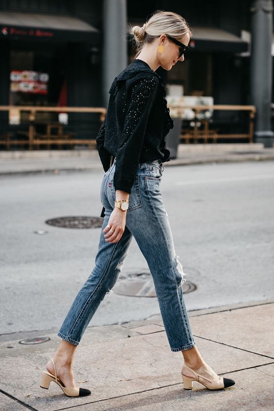 slingback shoes, slingback chanel, vintage jeans, fashion, styleinspo, style Slingback Chanel, Trendy Pumps, Casual Chique Stijl, Fashion Fotografie, Stile Casual Chic, Chanel Slingback, Ripped Jeans Outfit, Style Parisienne, Skandinavian Fashion