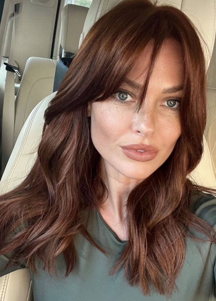 Medium Brown Reddish Hair, Chocolate Shag Hair, Auburn Hair With Wispy Bangs, Brown Hair With Auburn Tint, Fair Skin Auburn Hair, Chestnut Copper Brown Hair, Auburn Hair On Latinas, Whiskey Hair Color, Brunette Red Hair Warm Browns