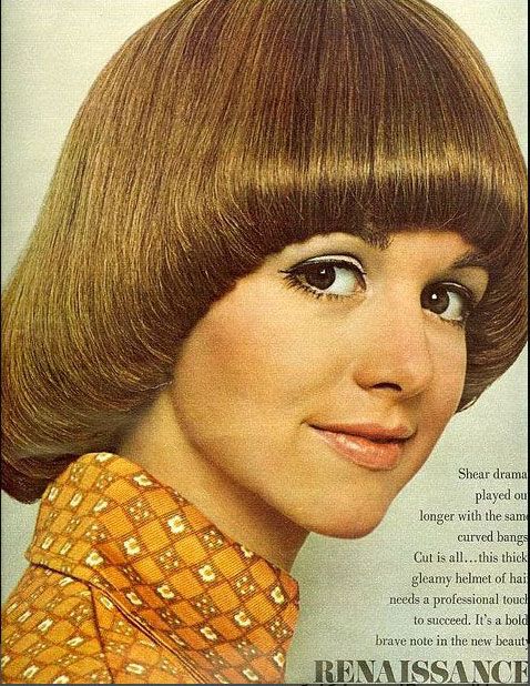 A toni-tennille-style, long bowlcut. 70s Hair Styles, Pageboy Hairstyle, Pageboy Haircut, 1970s Hairstyles, Bowl Haircuts, Mushroom Hair, 70s Hair, Fringe Bangs, Bowl Cut