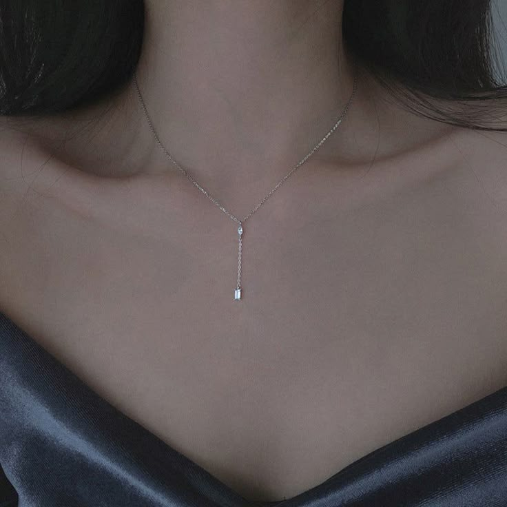 Color: Price for One Set (White Gold Color with Chain) Fashion Element: Square Style: INS Style Jewelry Necklace Simple, Pretty Jewelry Necklaces, Dangle Necklaces, Chain Fashion, Jewelry Fashion Trends, Classy Jewelry, Fancy Jewellery, Jewelry Lookbook, Fancy Jewelry